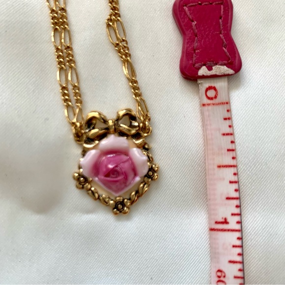 Vintage AVON flower necklace - Picture 5 of 6